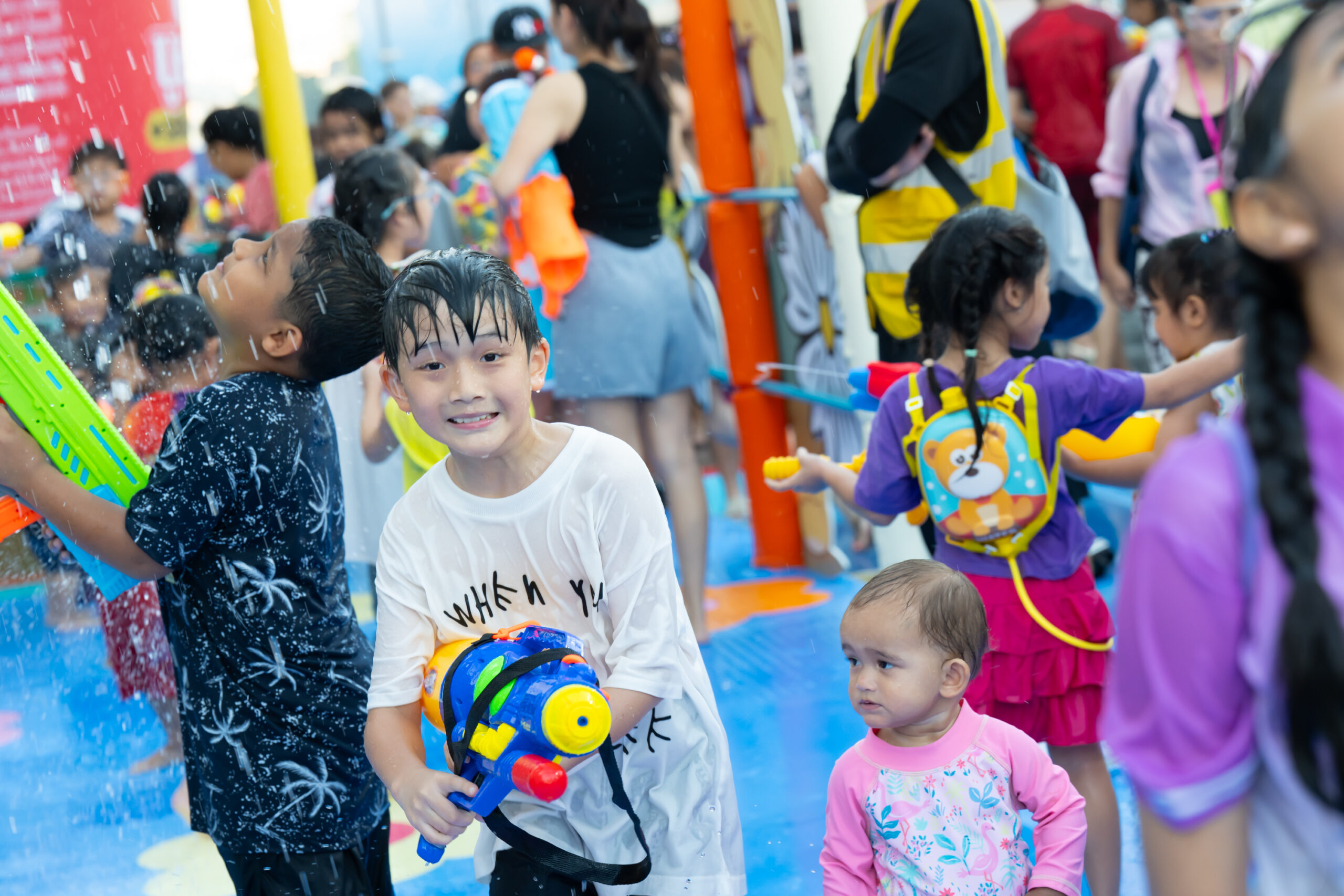 ไอคอนสยาม สาดความสุขไม่พัก จัดเต็มความบันเทิงครบรสริมเจ้าพระยา“อู่อู๋–เซฟ”, “ริวจิน–แพทจิ”, “DOMUNDI GEN 5” ปล่อยเคมีความจิ้นเพลินกับลิเกเงินล้าน “ศรราม น้ำเพชร” และมันต่อเนื่องด้วยมินิคอนเสิร์ต “New Country”